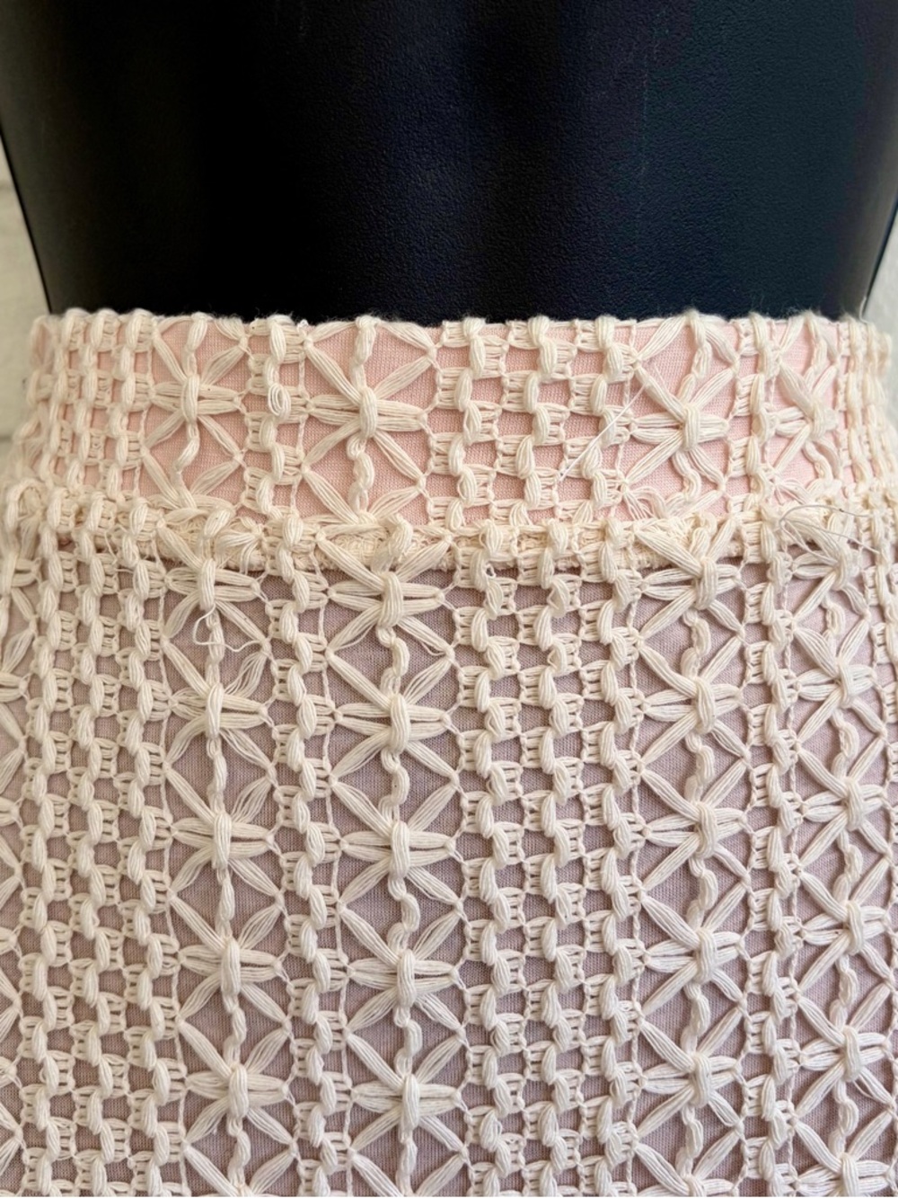 Free People Cream & Blush Honeycomb Crochet Midi Skirt, SZ 10 - Picture 4 of 9